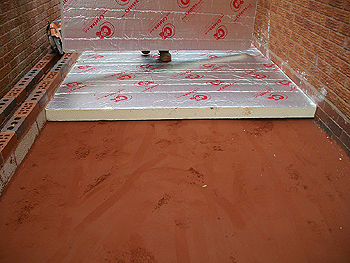 Laying the floor insulation