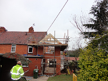 Installing roof trusses